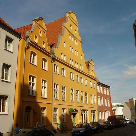 Altstadt Pension Hafenblick 슈트랄준트 외부 사진